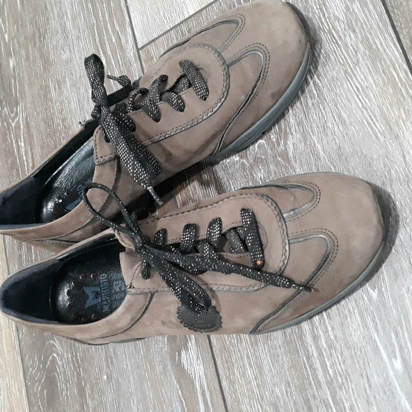 Mephisto Shoes Mephisto Brown Suede Comfort Insole Sneakers Size 75